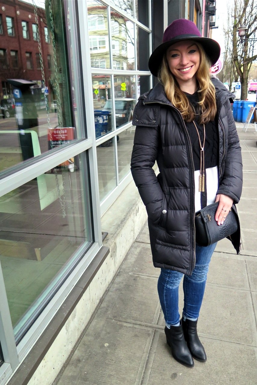 Девушка в пальто