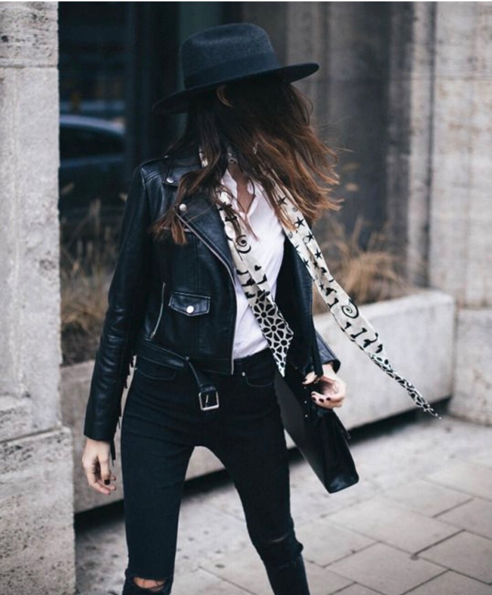 Шляпа с курткой пуховиком