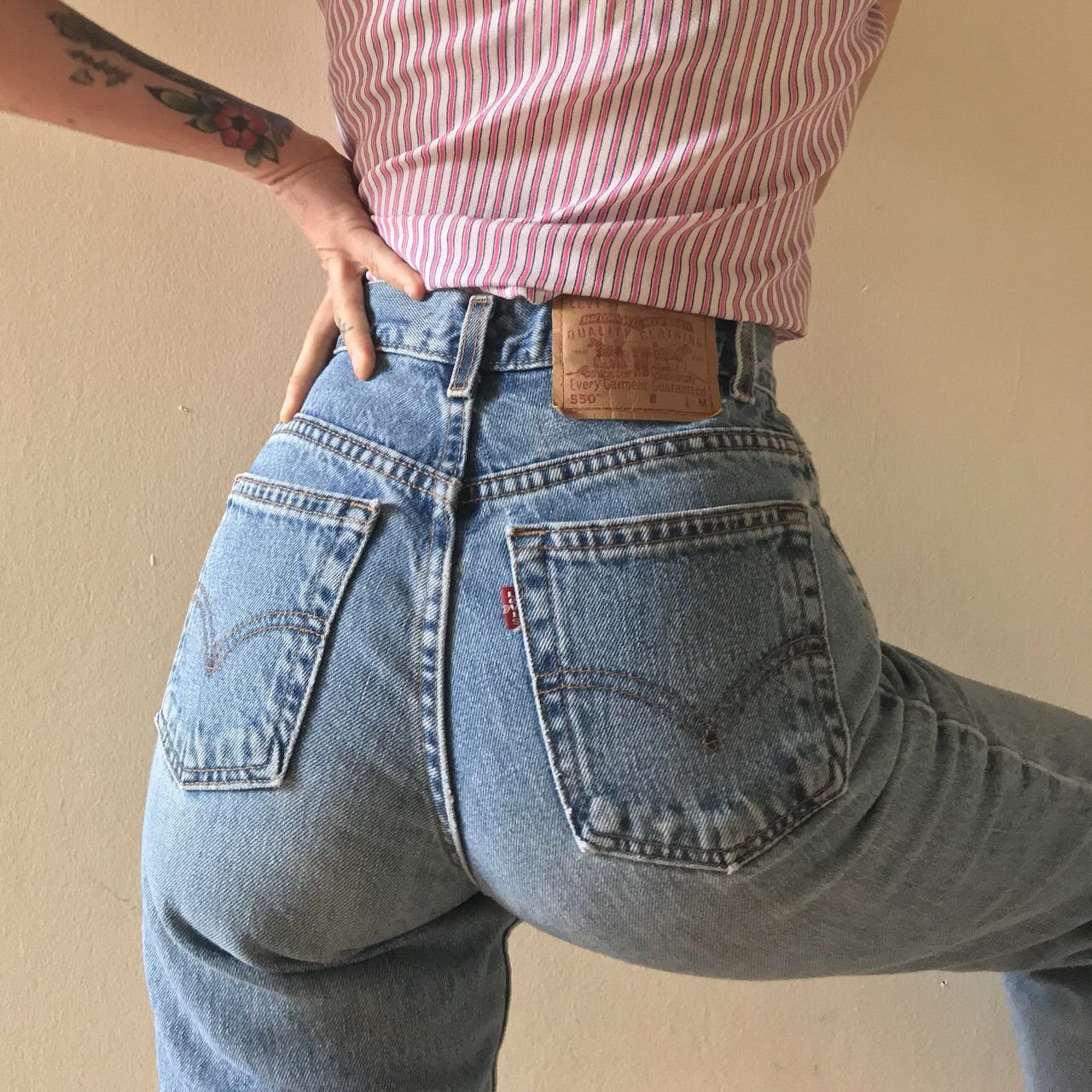 жопа девушек в джинсах (120) фото