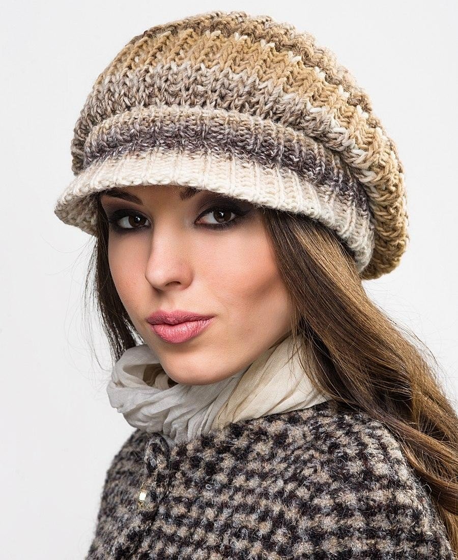 Шапочка с козырьком крючком