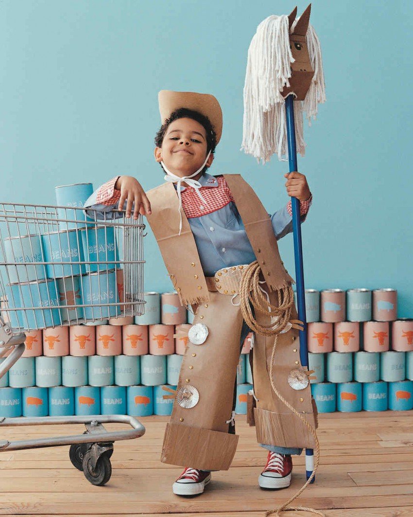 Платье из бросового материала