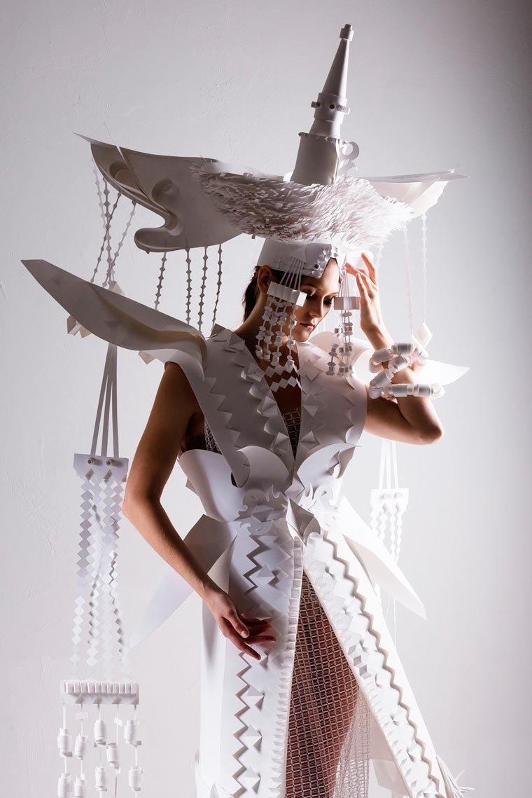 Платье из нетрадиционных материалов