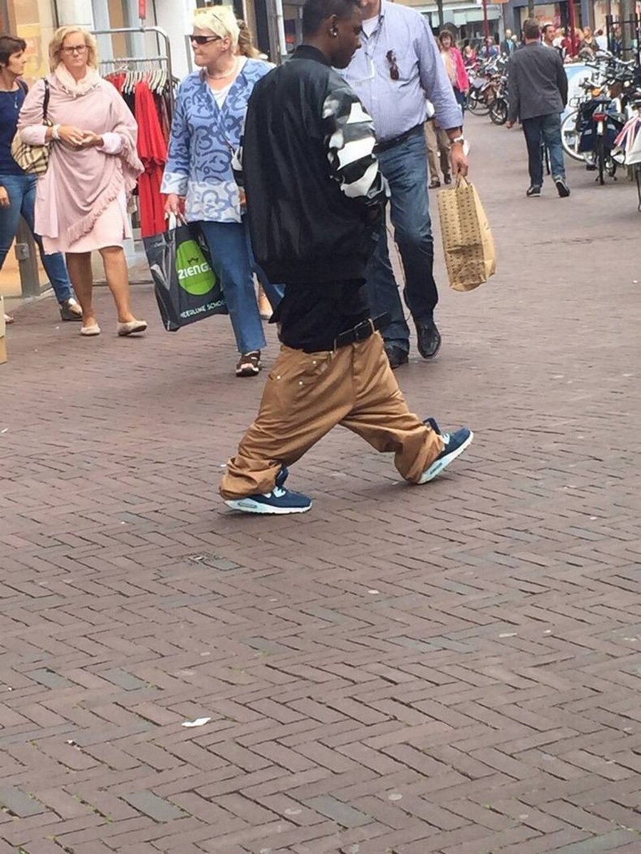 Широкие штаны смешные