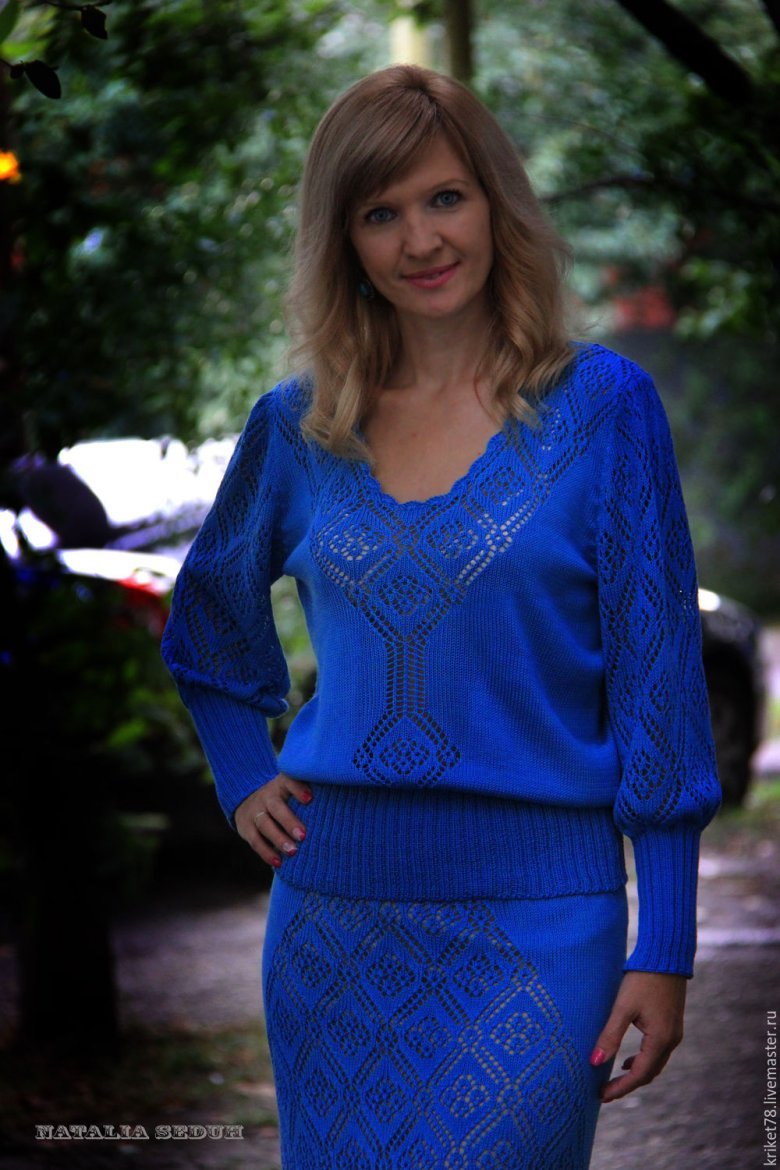 Вязаный костюм женский с юбкой