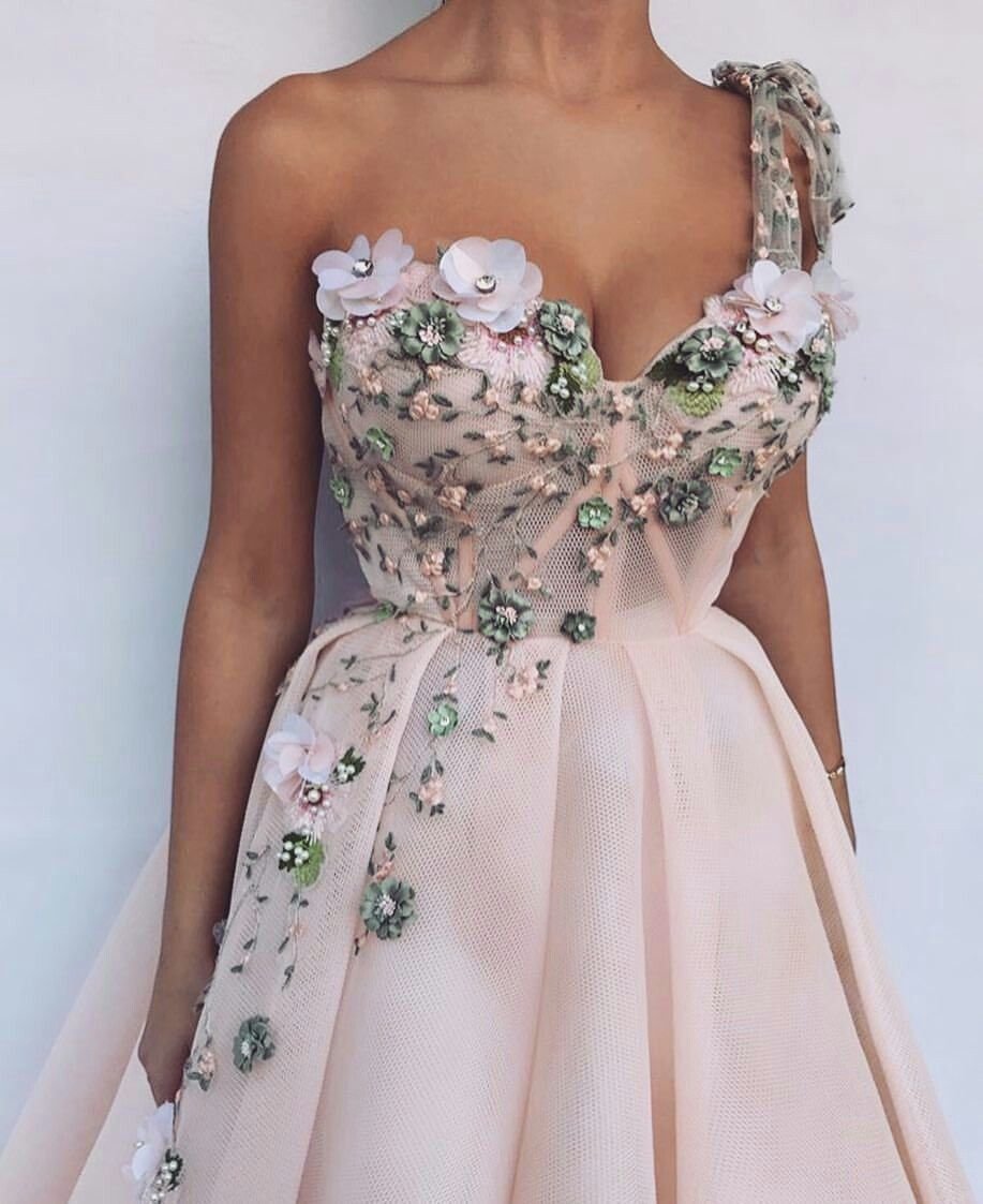 Платье на выпускной Эстетика