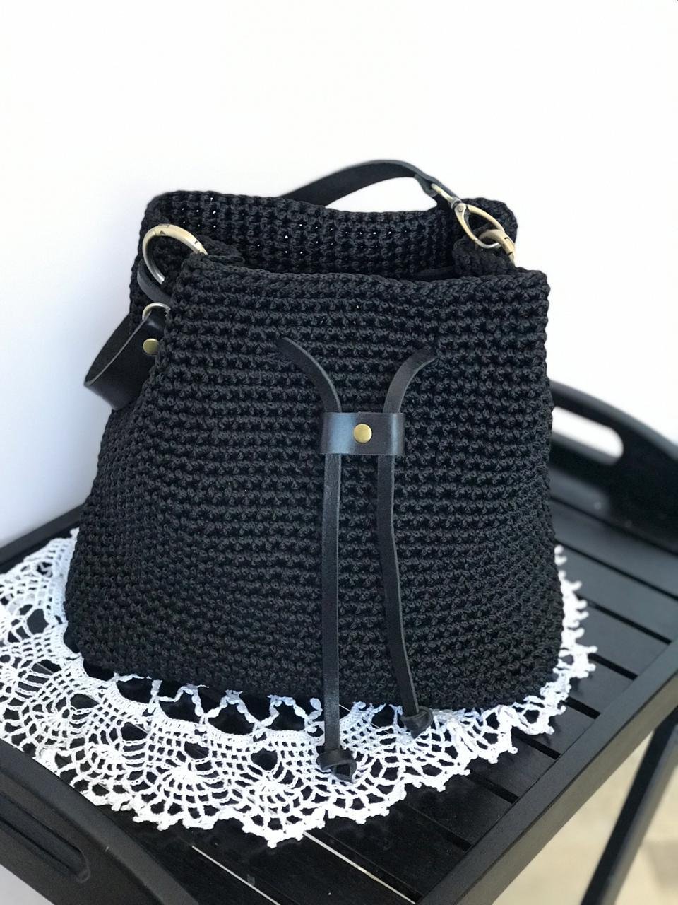 Круглая сумка из полиэфирного шнура крючком