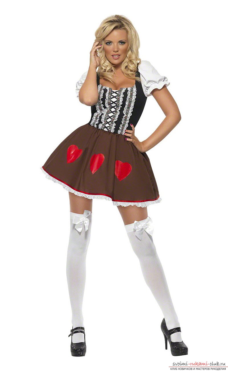 Баварский костюм дирндль