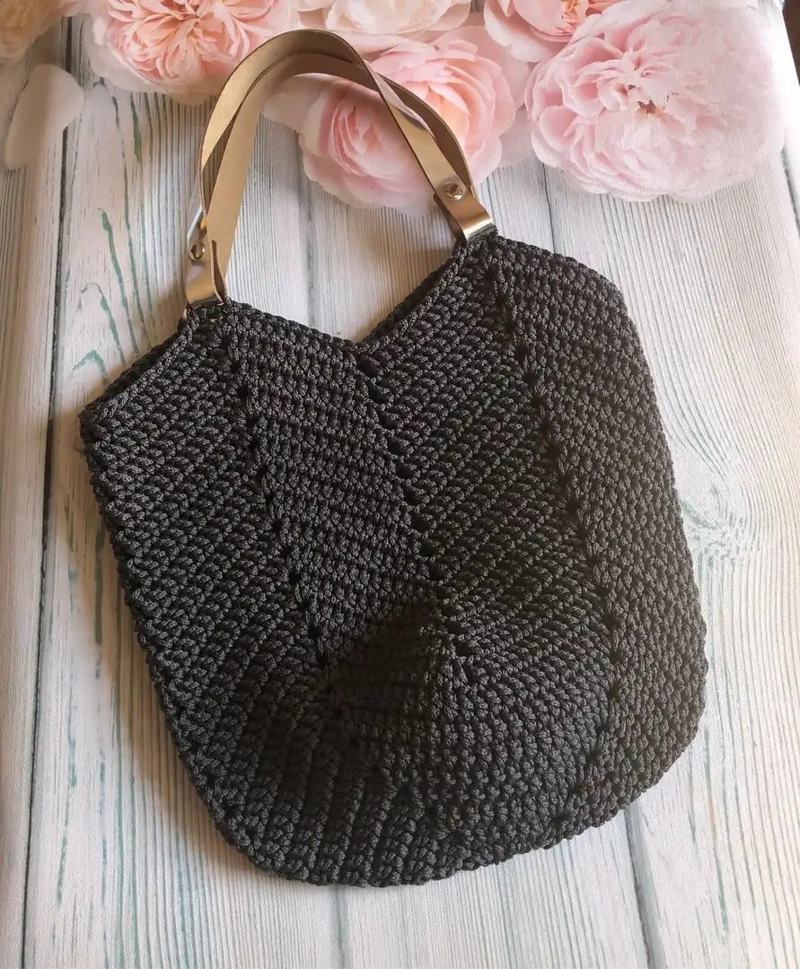 Круглая сумка крючком из шнура