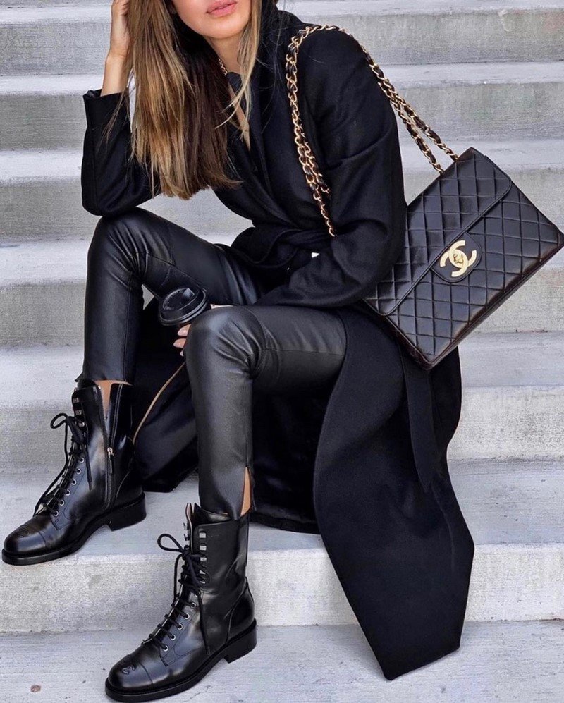 Кожаные штаны со шнуровкой женские