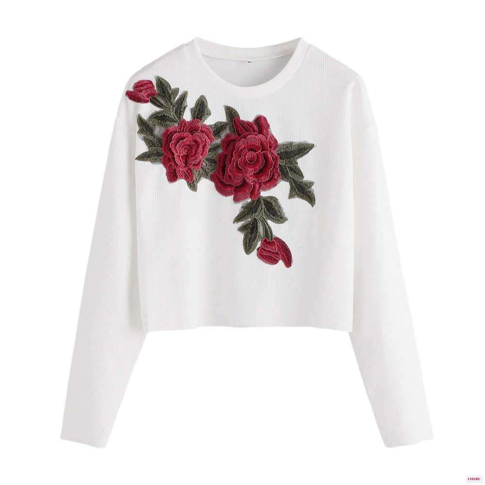Кофта с вышитыми цветами