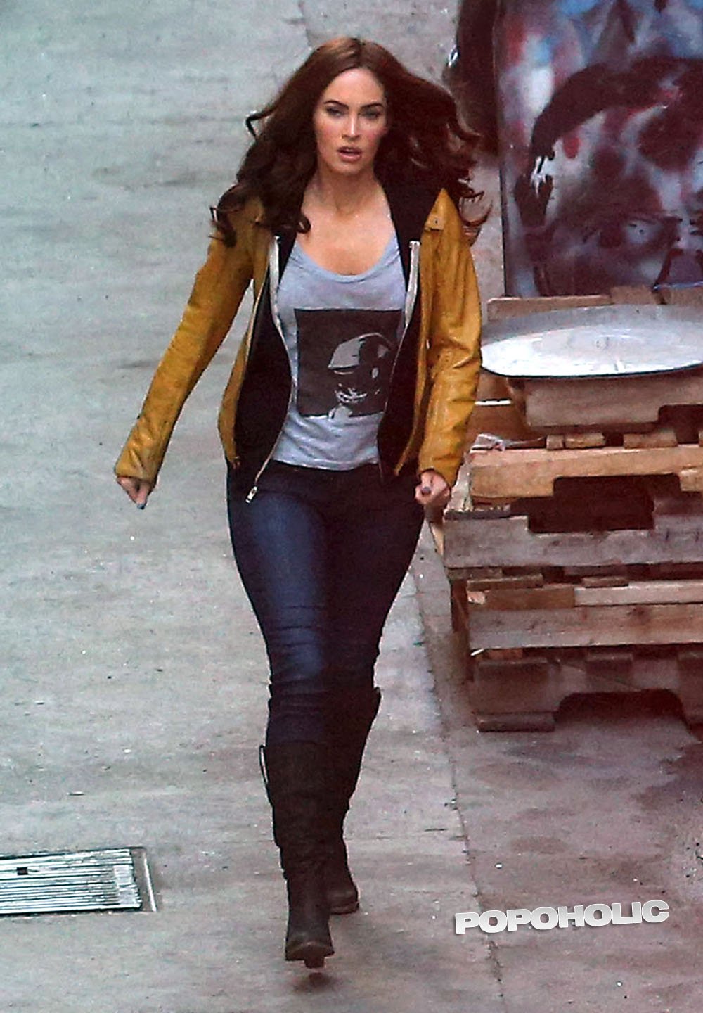 Меган Дениз Фокс джинсы