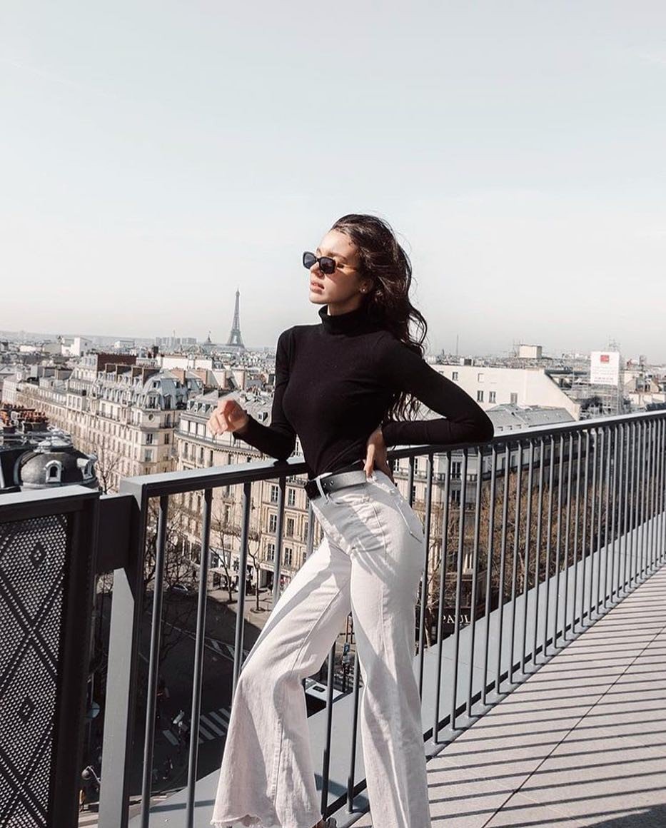 Pilar de Arce фото в брюках