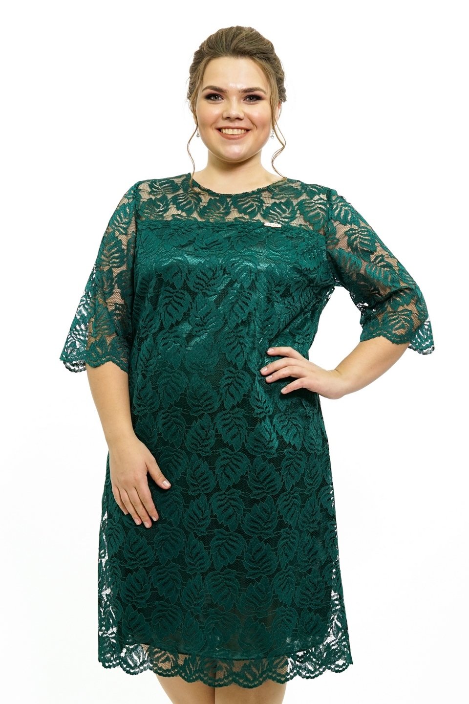 Кружевное платье для полных женщин