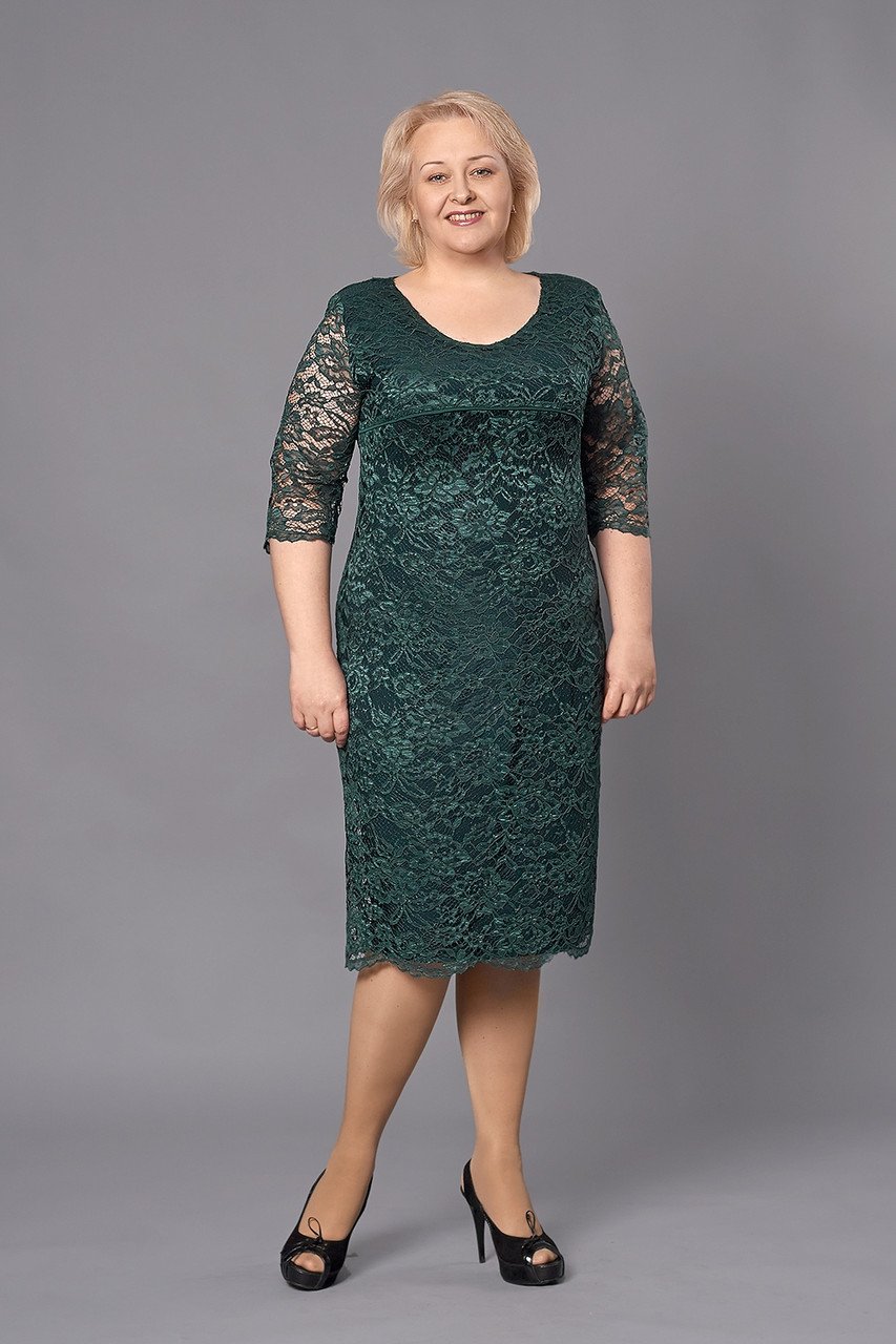 Платье с гипюром для полных