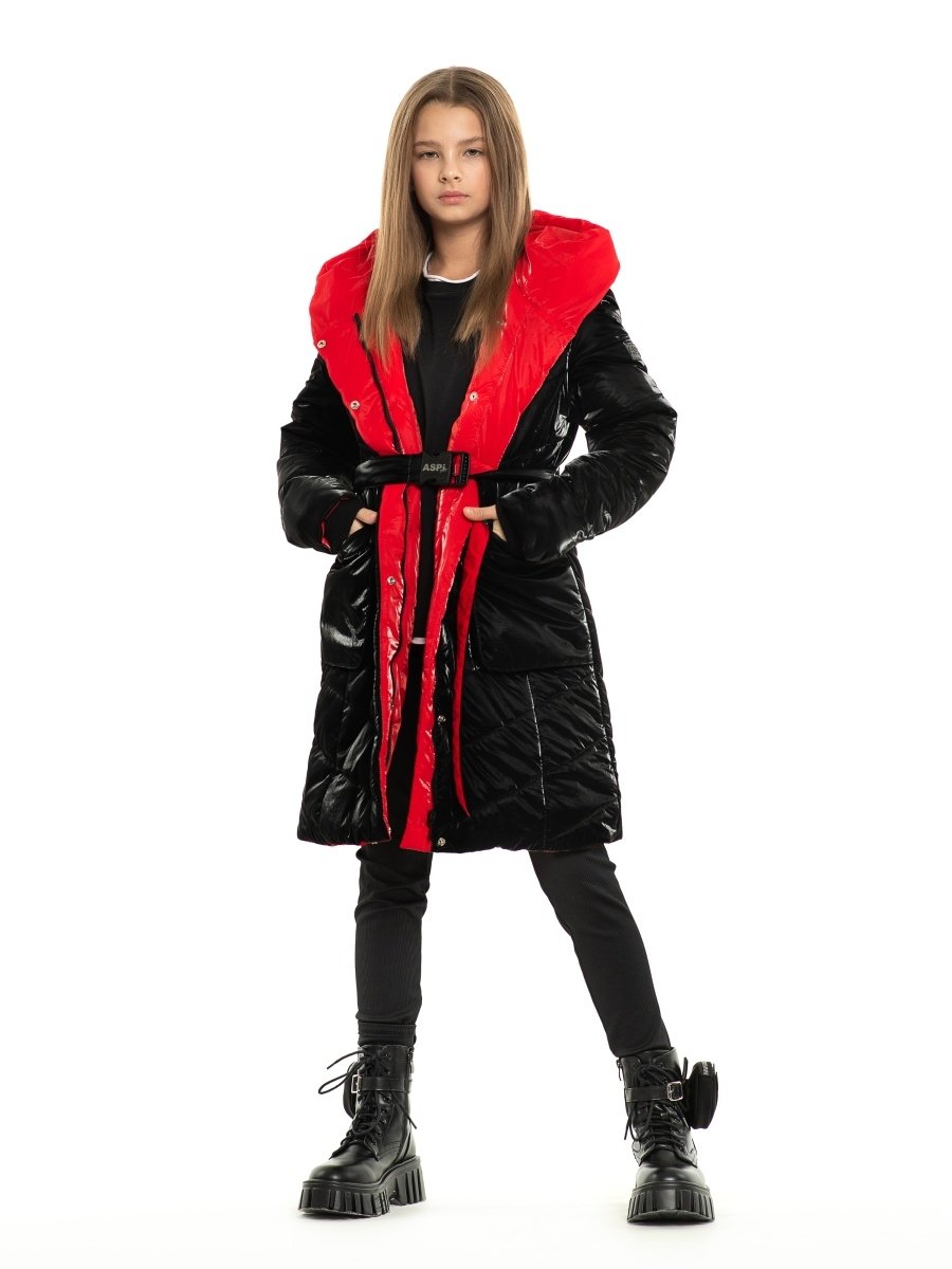 Девушка в Красном пальто