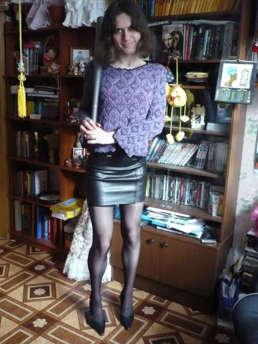 Трансы в колготках и шортах