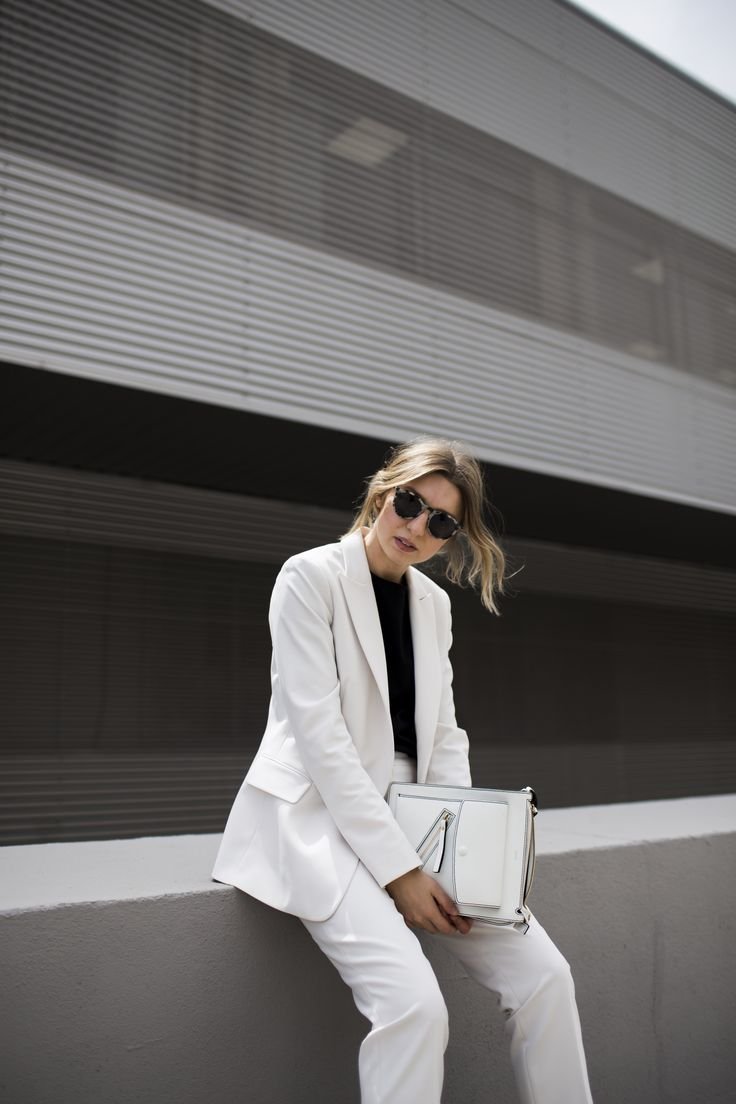 Блондинки деловой образ