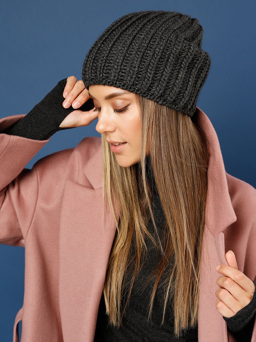 Шапка английской резинкой с отворотом спицами