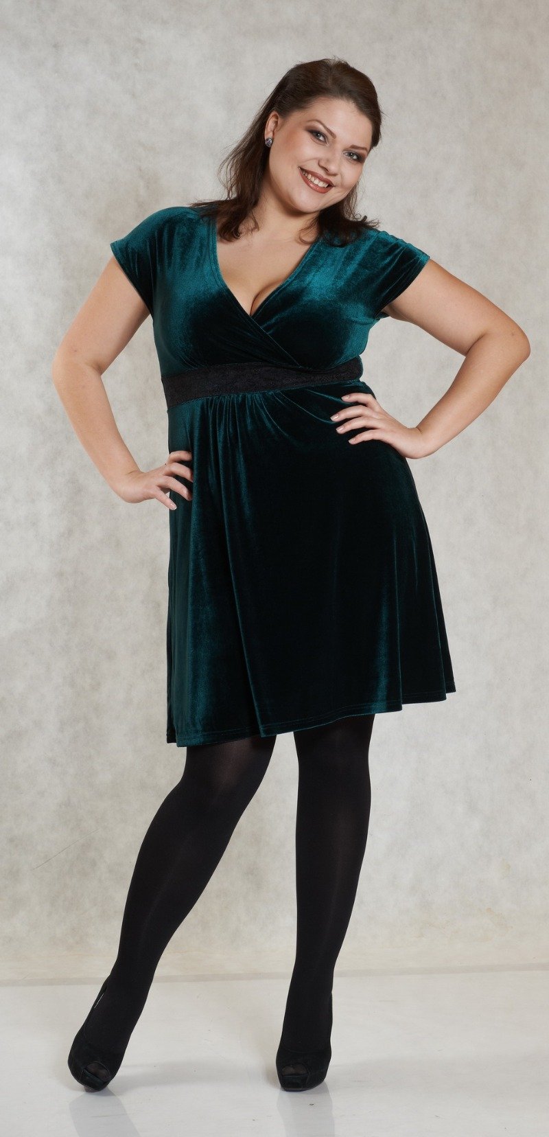 Платье из бархата для полных женщин