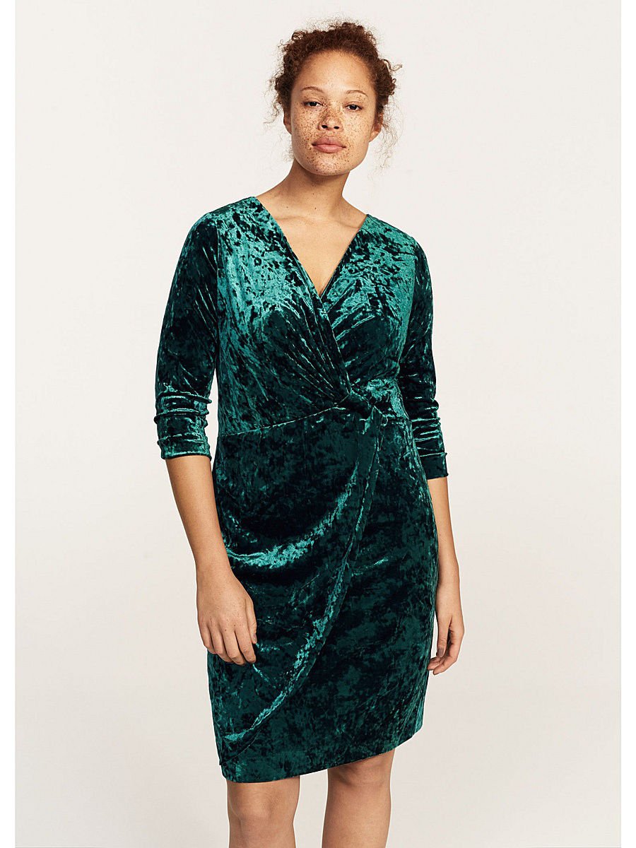 Бархатные костюмы для полных женщин