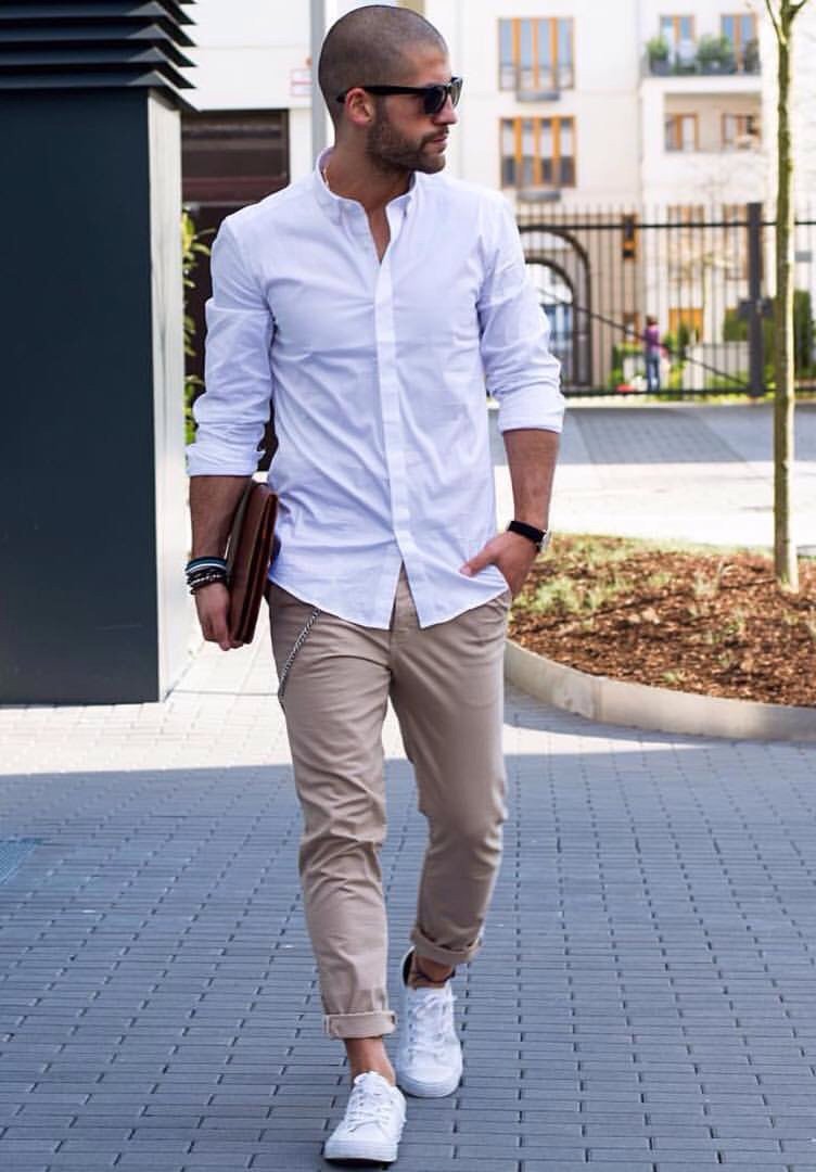 Школьный образ с синими брюками