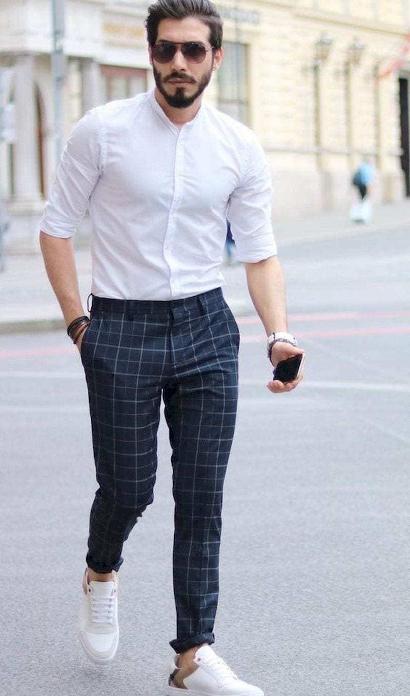 Кожаные штаны с кедами