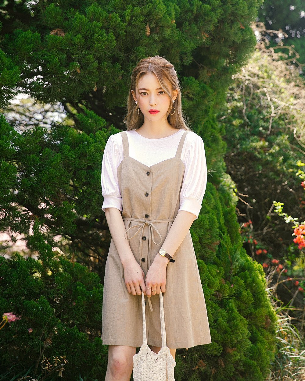 Летнее монохромное платье