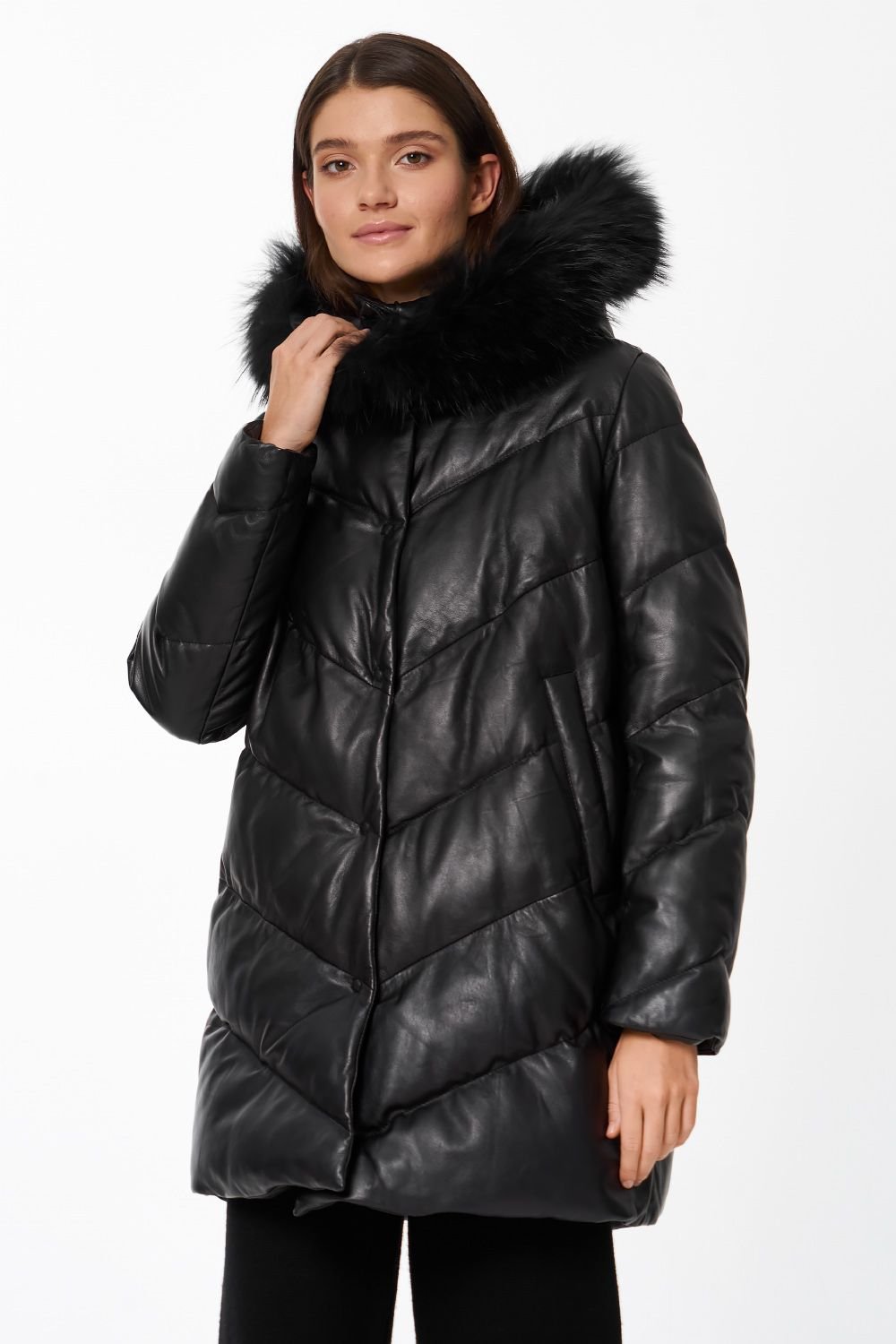 Кожаный пуховик женский с чернобуркой