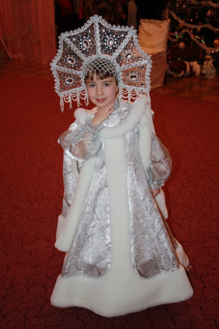 Накидка снежной королевы для девочки