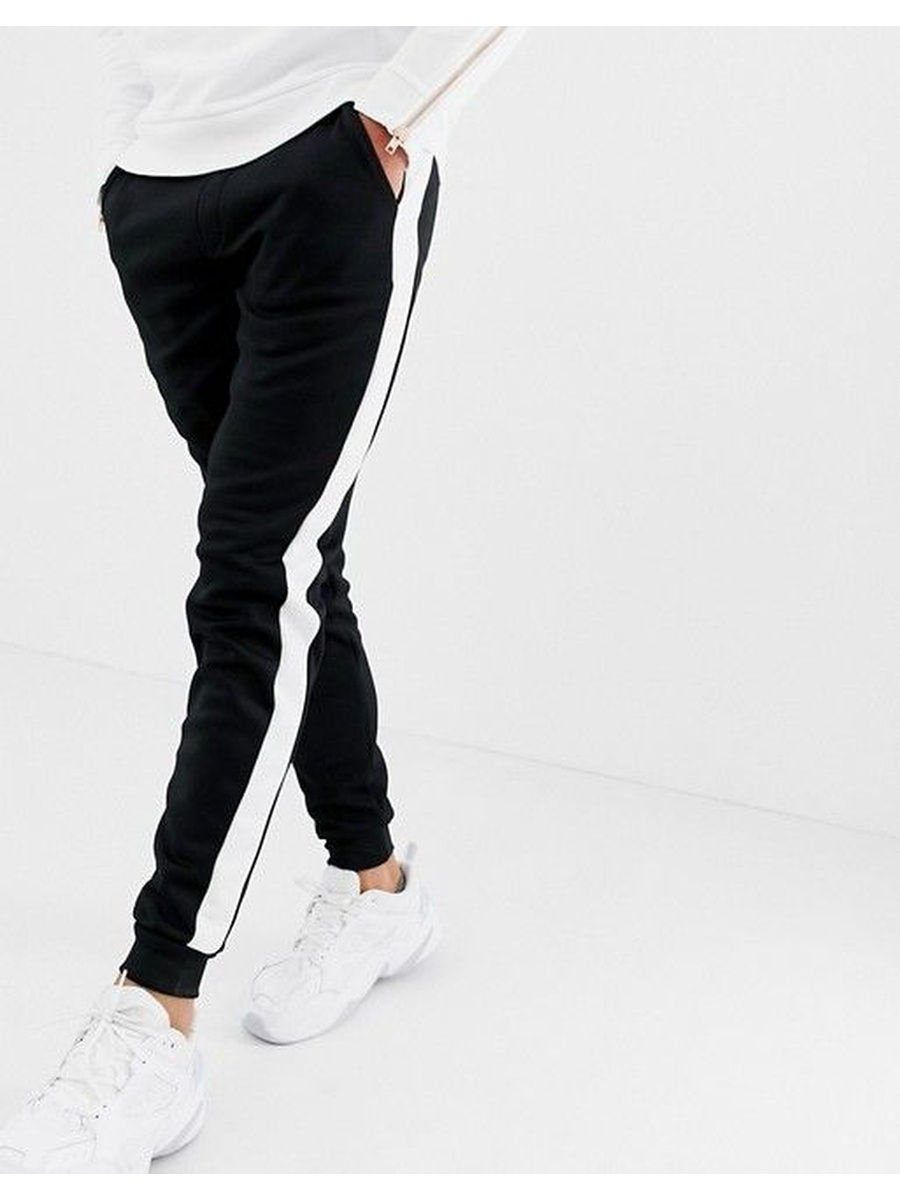 Спортивные штаны с полосками по бокам