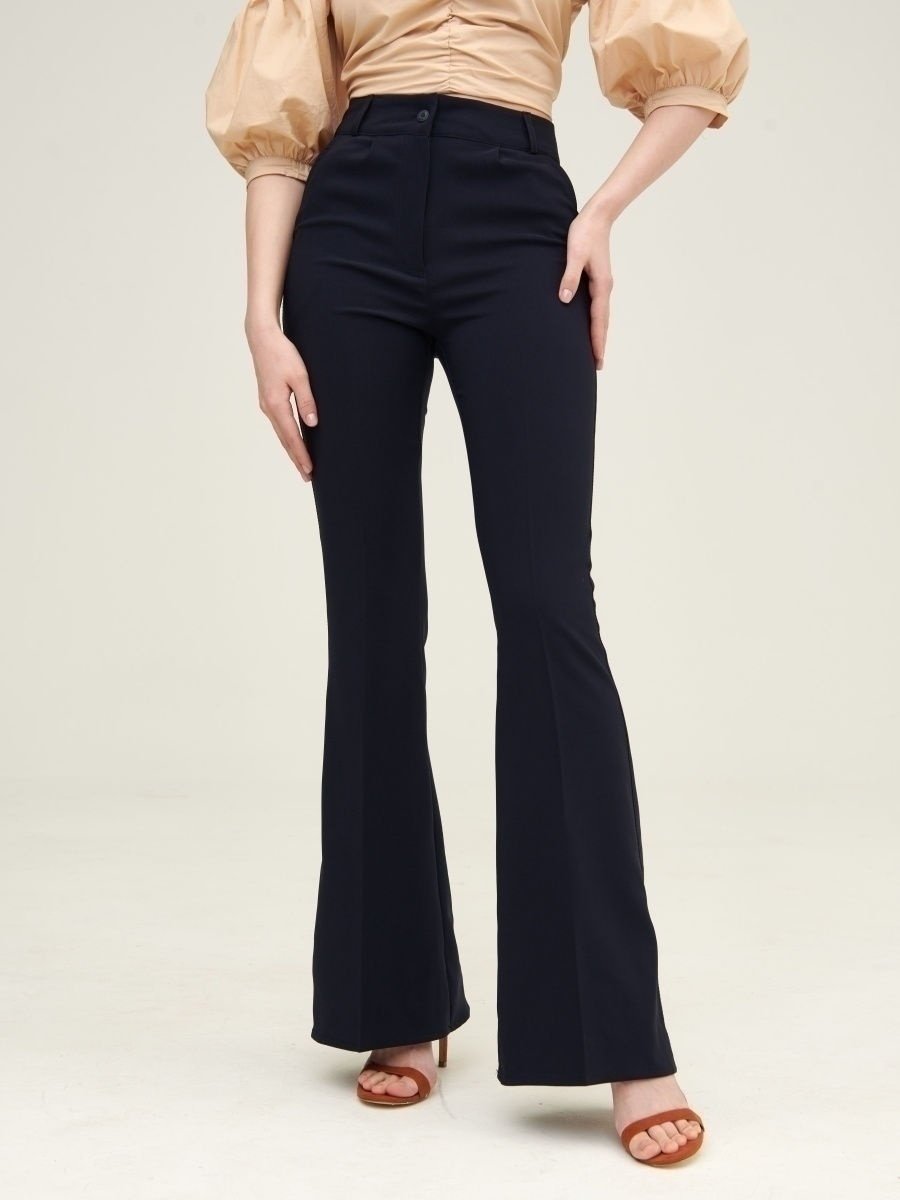 Черные брюки с защипами