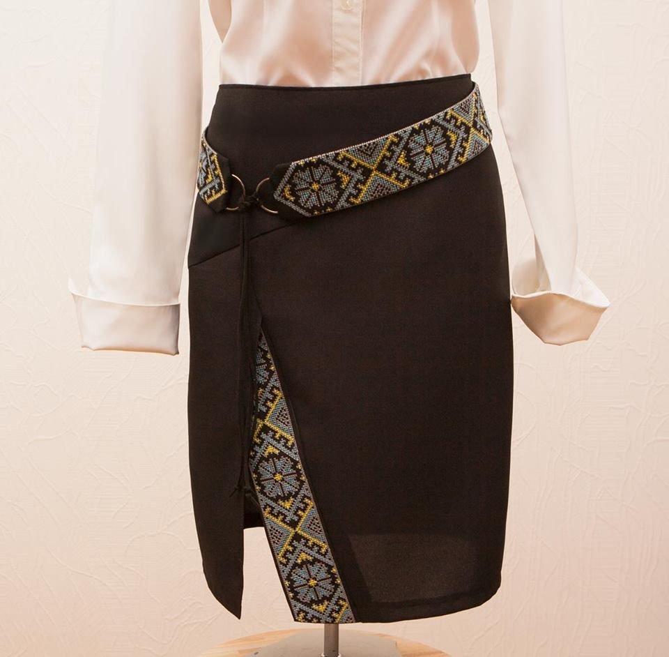 Прямая юбка с кружевом