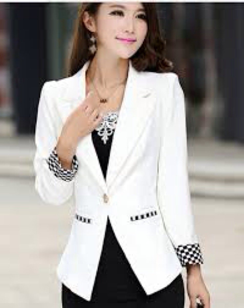 Фотосессия в белом пиджаке девушка