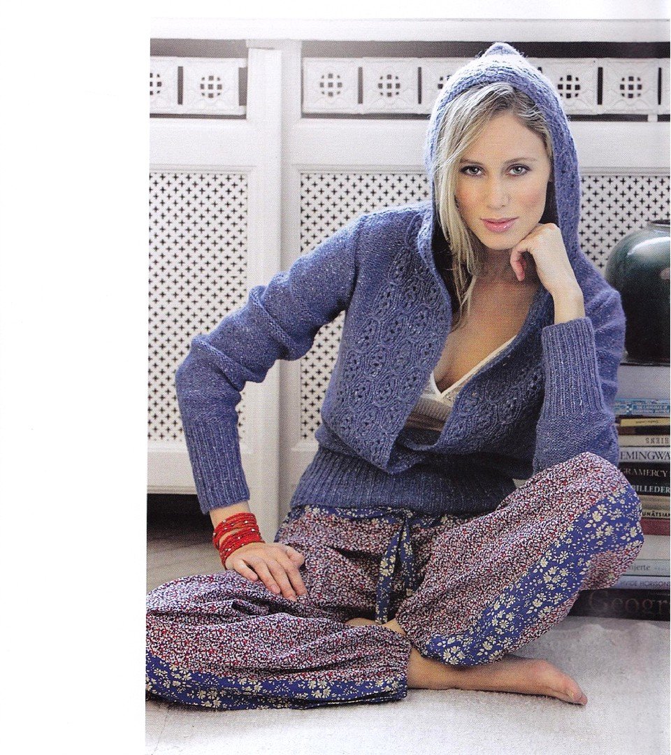 Вязаная кофточка с запахом