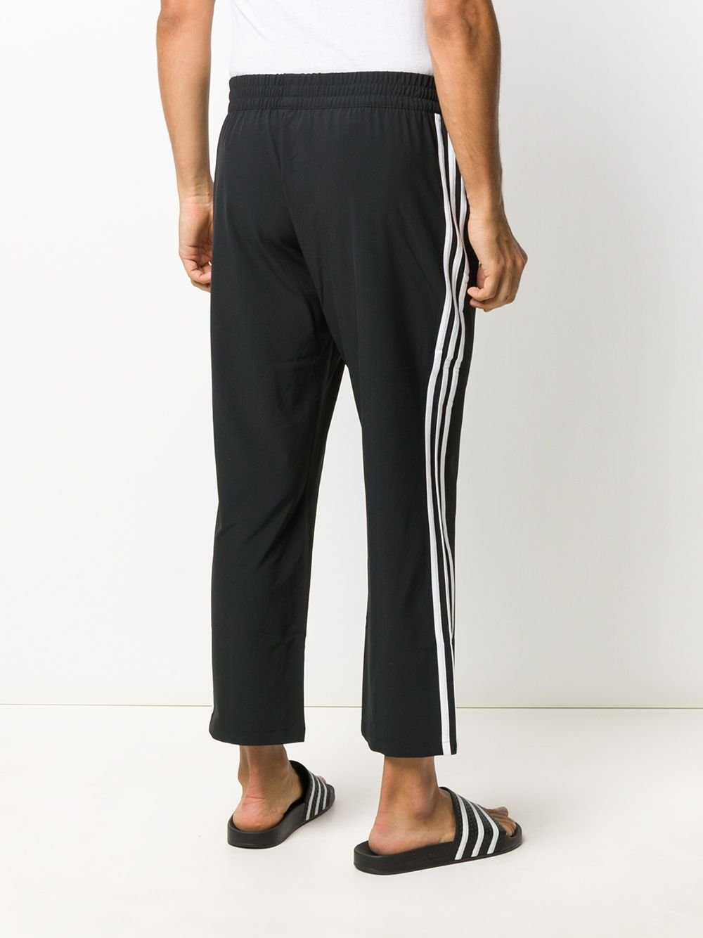 Укороченные брюки adidas