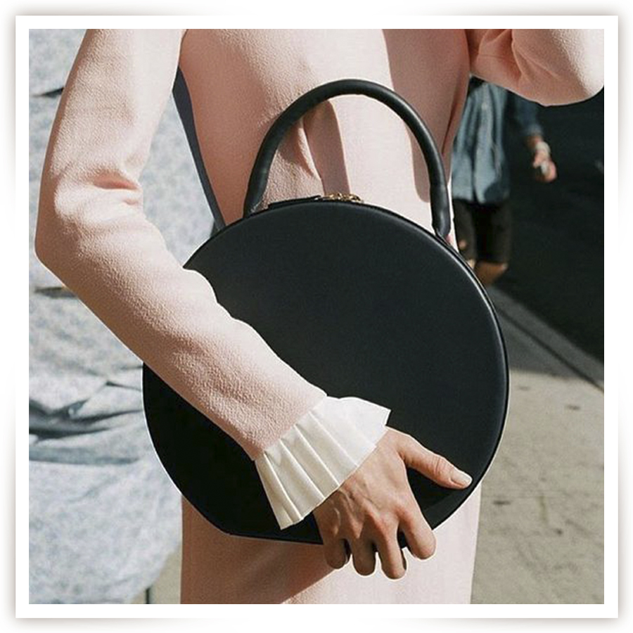 Трендовая сумка багет