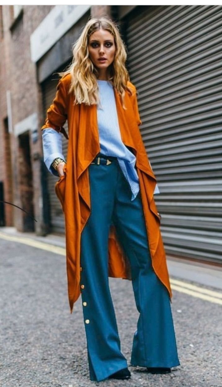 Джинсы клеш и пальто стрит стайл