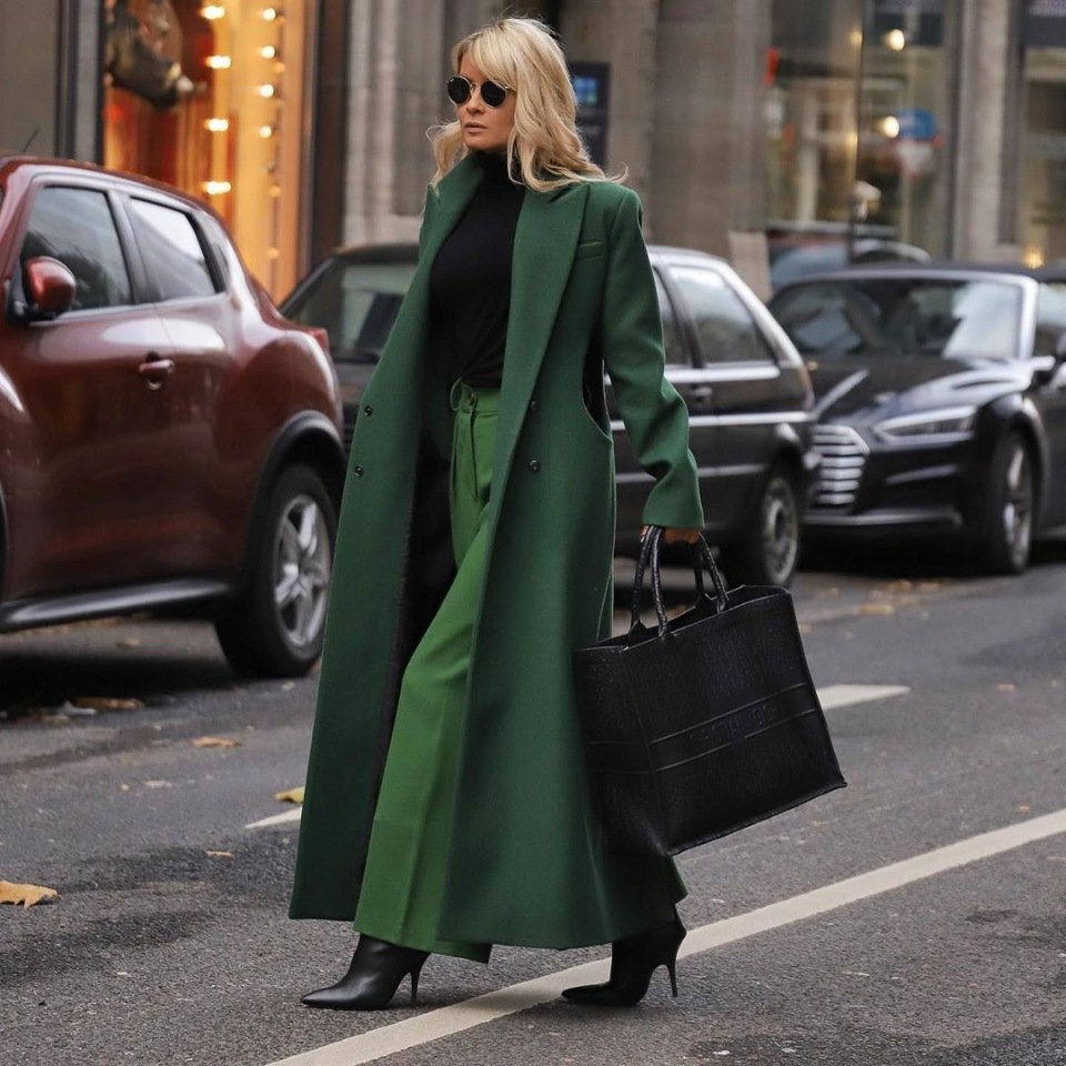 Пальто с широкими брюками