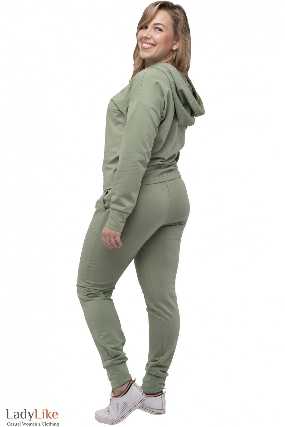 Спортивный костюм оливкового цвета