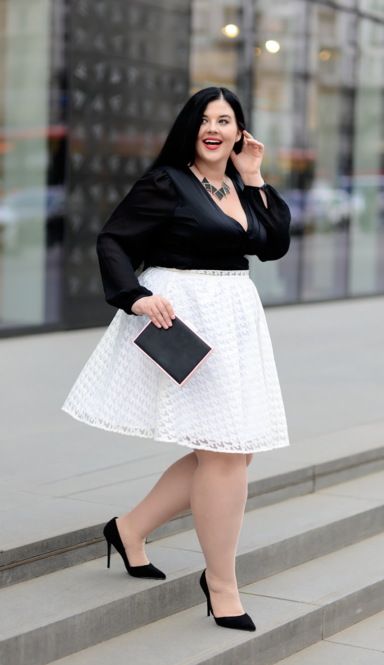 Полненькие девушки в юбке