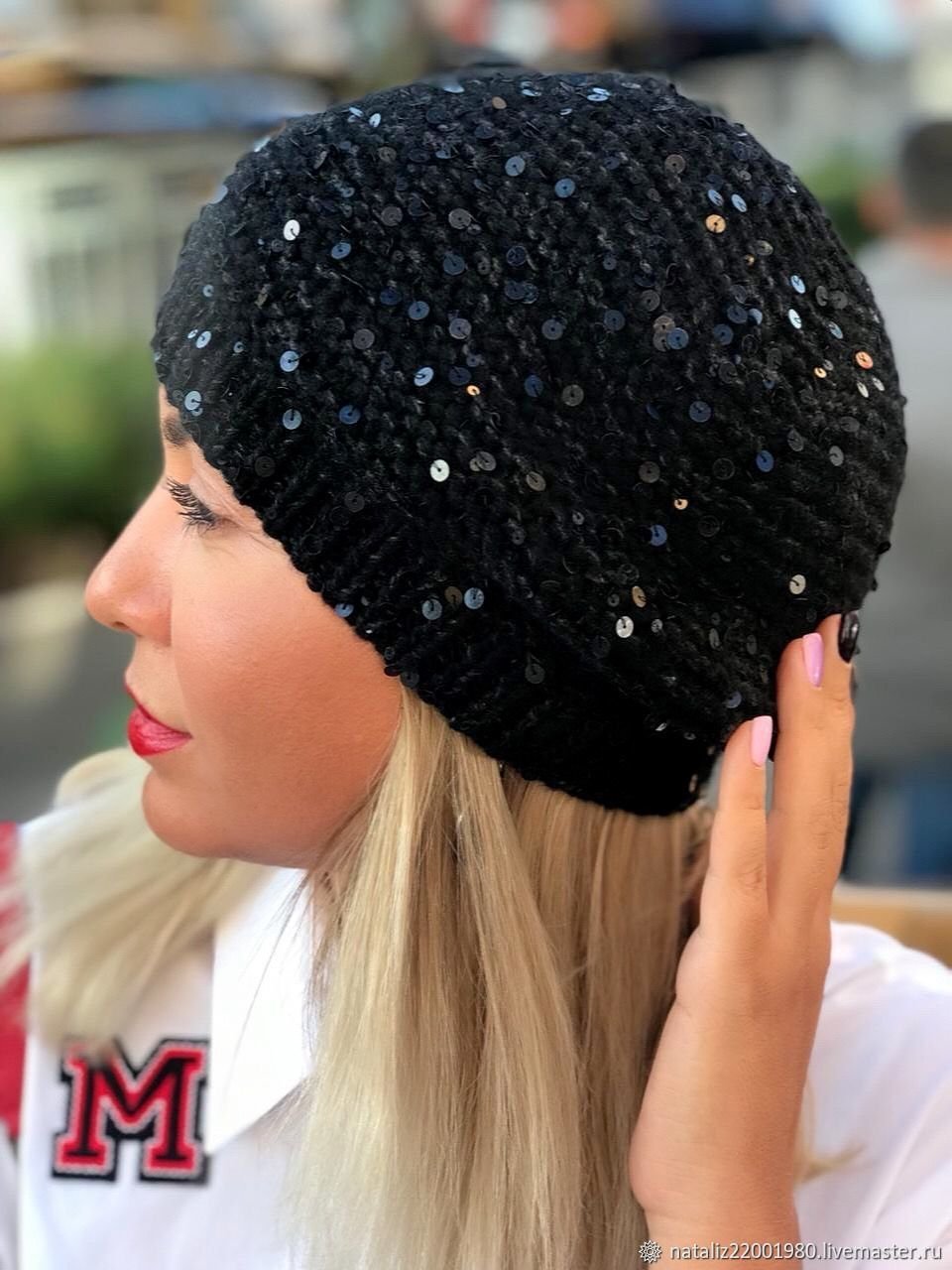 Шапка бини с пайетками 2020