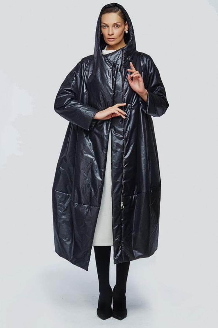 Красный кожаный плащ