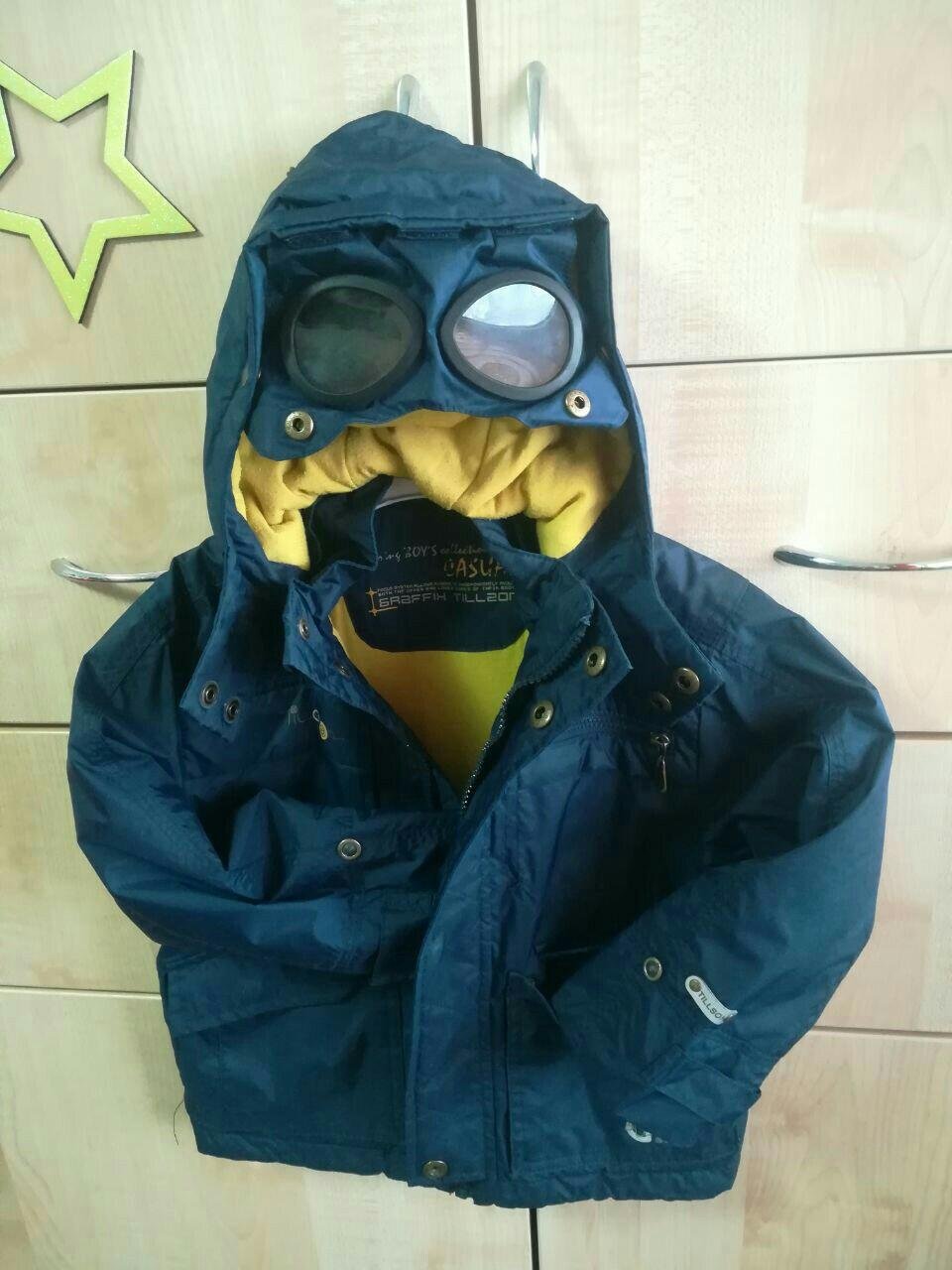 Куртка с очками на капюшоне мужская