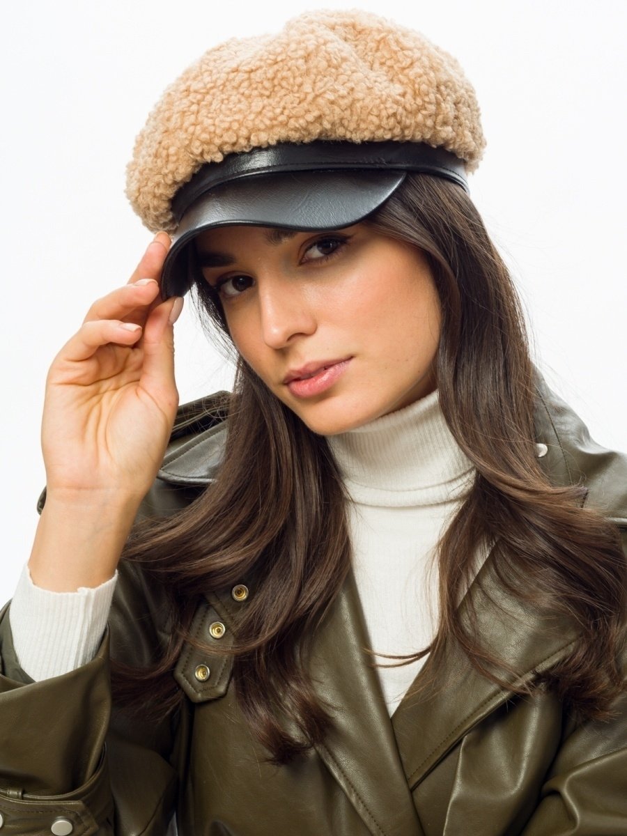 Пальто с кепкой