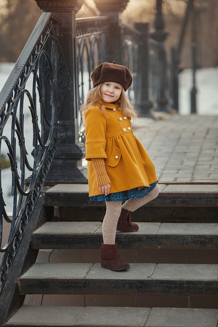 Драповое пальто для девочки 7 лет