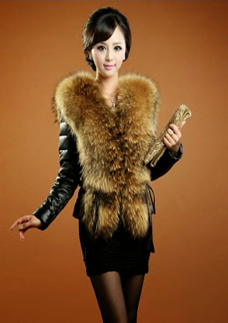 Кожаный плащ с мехом женский чёрно-белый