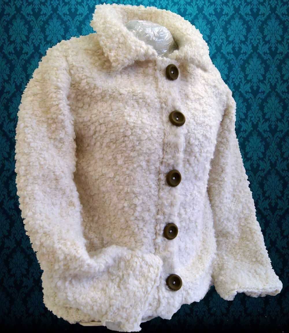 Кардиган из буклированной пряжи Пехорка