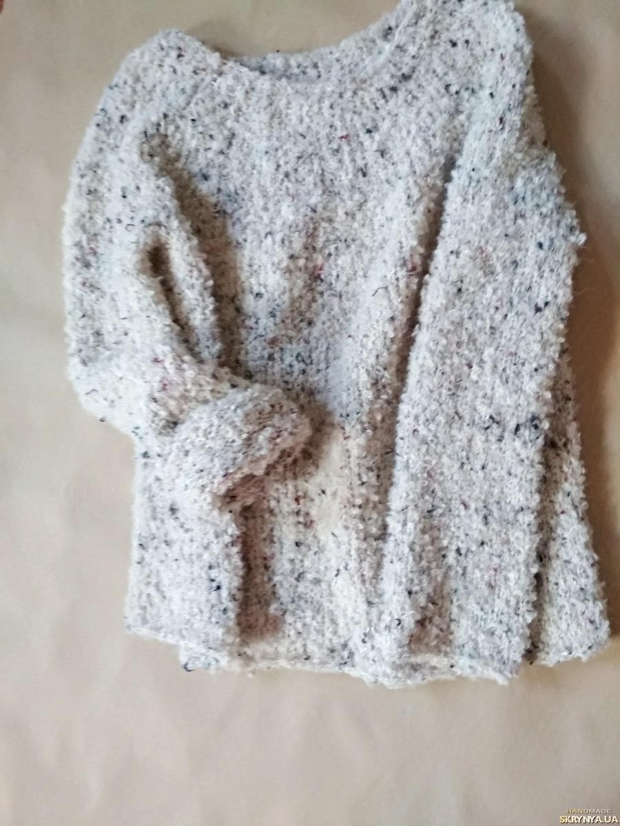 Свитер из буклированной пряжи