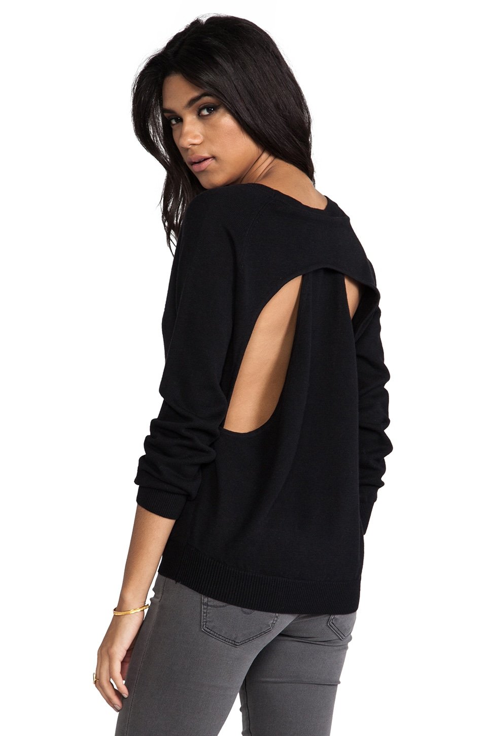 Кофта с прорезями на рукавах