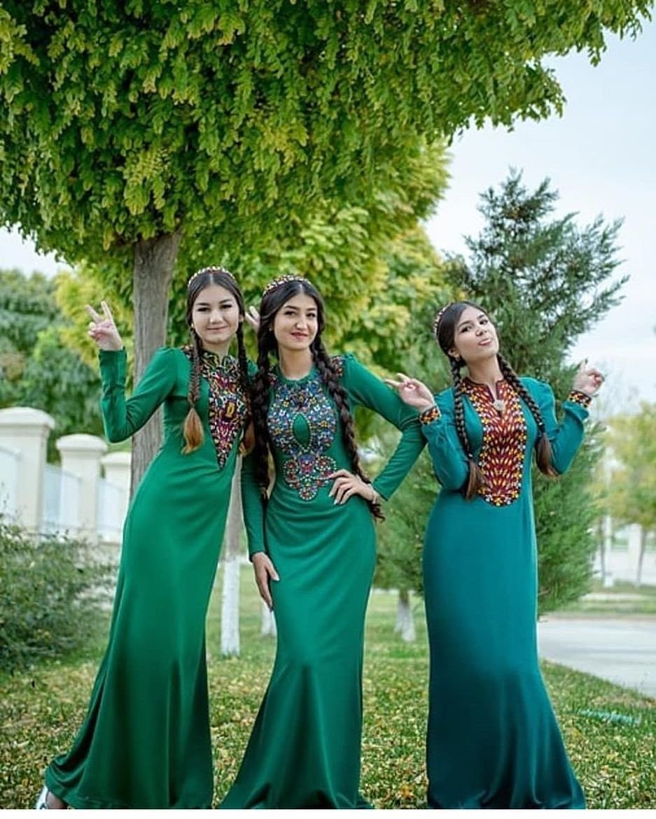 Новые фасоны туркменских платьев